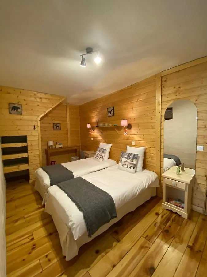 Auberge De La Foret Auris Hotel